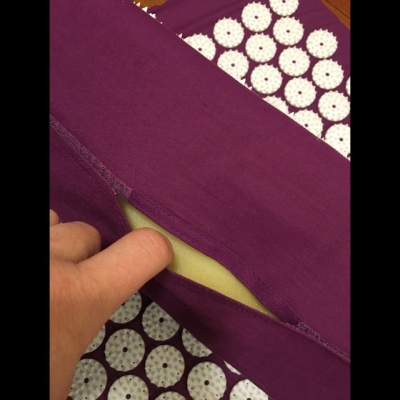 HemingWeigh Complete Acupressure Mat/Pillow Set - Picture 7 of 10